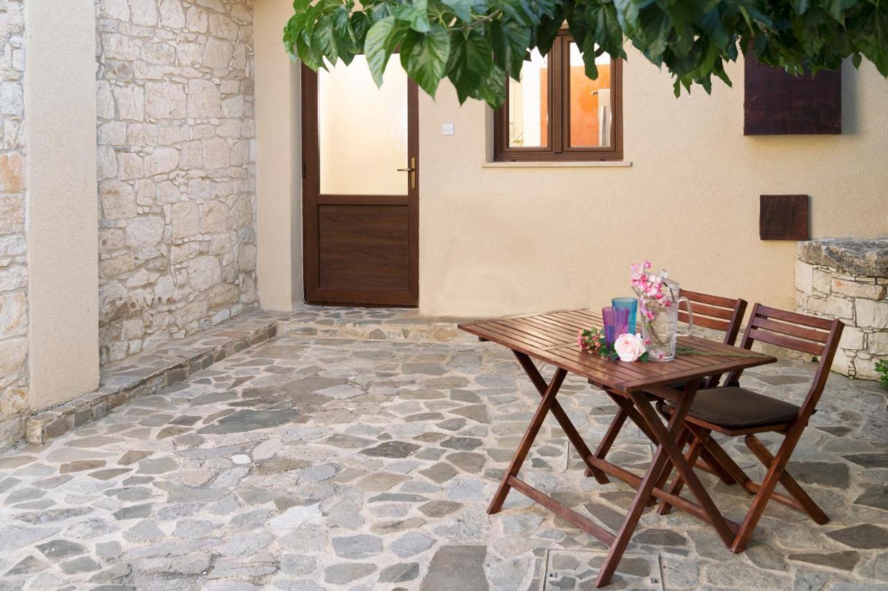 Salamiou Stone House Villa Paphos Exteriör bild